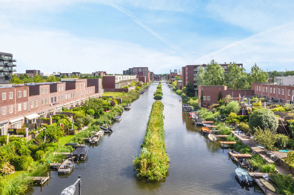 Huizen aan het water